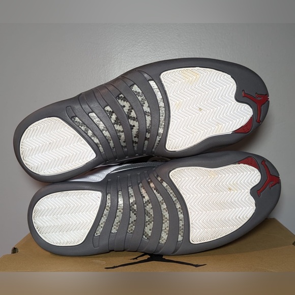 Size 10 - Air Jordan 12 Retro Dark Grey - Picture 4 of 8